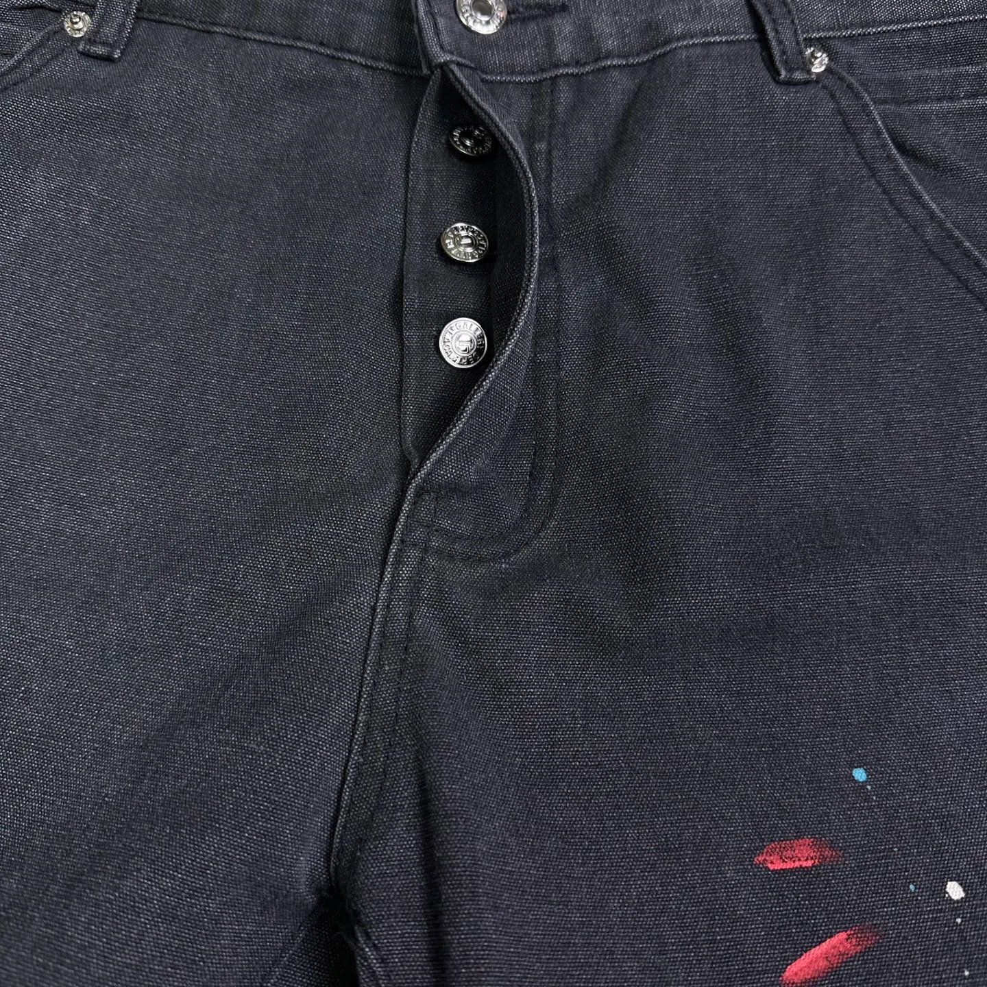 P260 GALLERY DEPT. 2025 new patchwork hand-painted splash-ink couple style loose bootcut jeans 🔥High version🔥High version🔥Top ceiling quality Styles with different washed textures, very friendly to people with thin legs and thick legs, the bootcut version is very flattering to the leg shape Moderate length that never goes out of style, easy to match with casually, basic styling for various styles, a must-have in the wardrobe! The fabric is stiff but also makes the upper body soft without losing texture. The washing process is even more perfect. It is a must-have item for everyone! ! ! Washed wheat, hang tag, pants label, three complete labels Color: dark gray Size: 28, 30, 32, 34, 36 (five sizes)